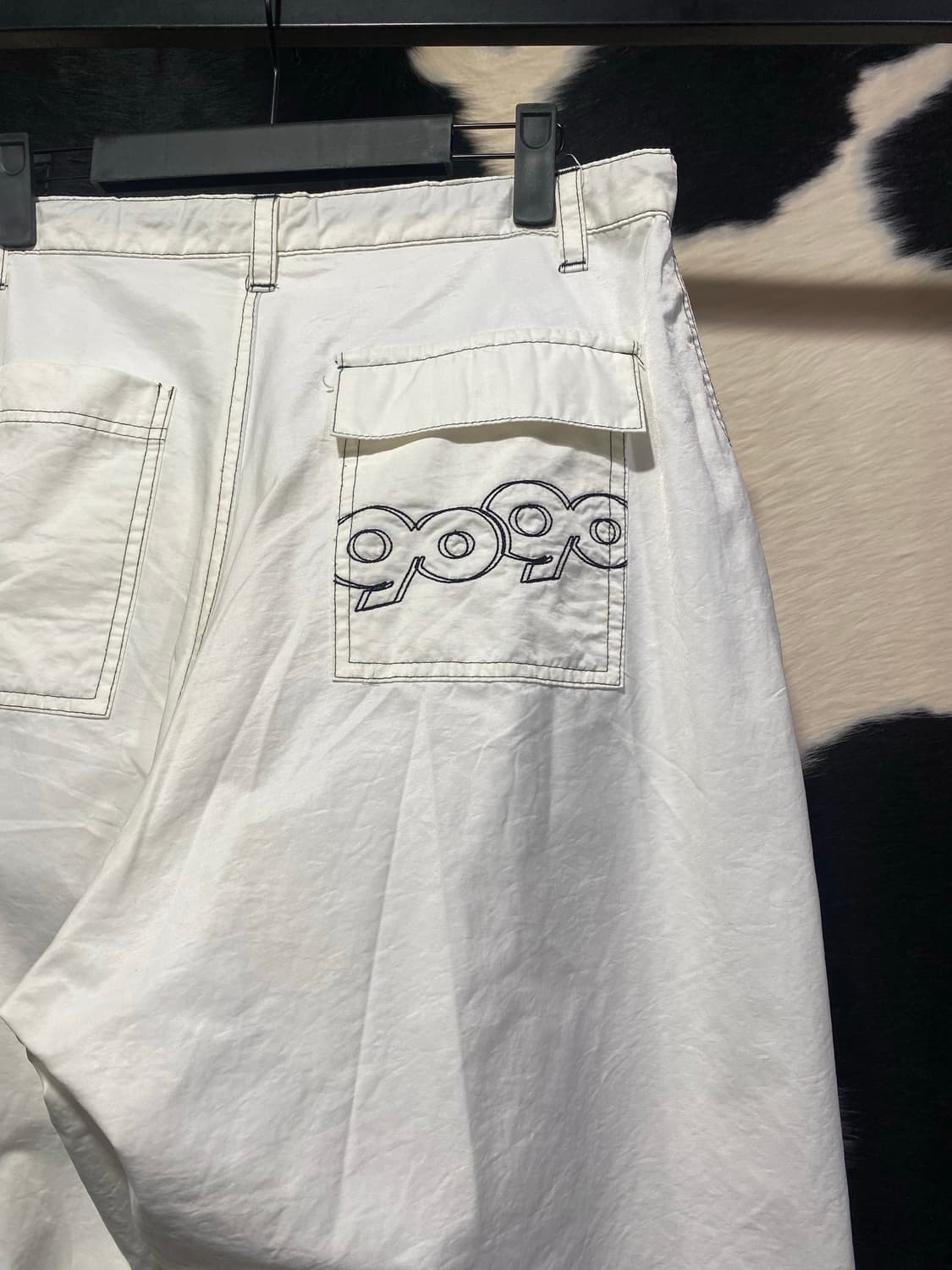 9090 백포켓 자수 디테일 나일론 핀턱 팬츠 상품이미지9