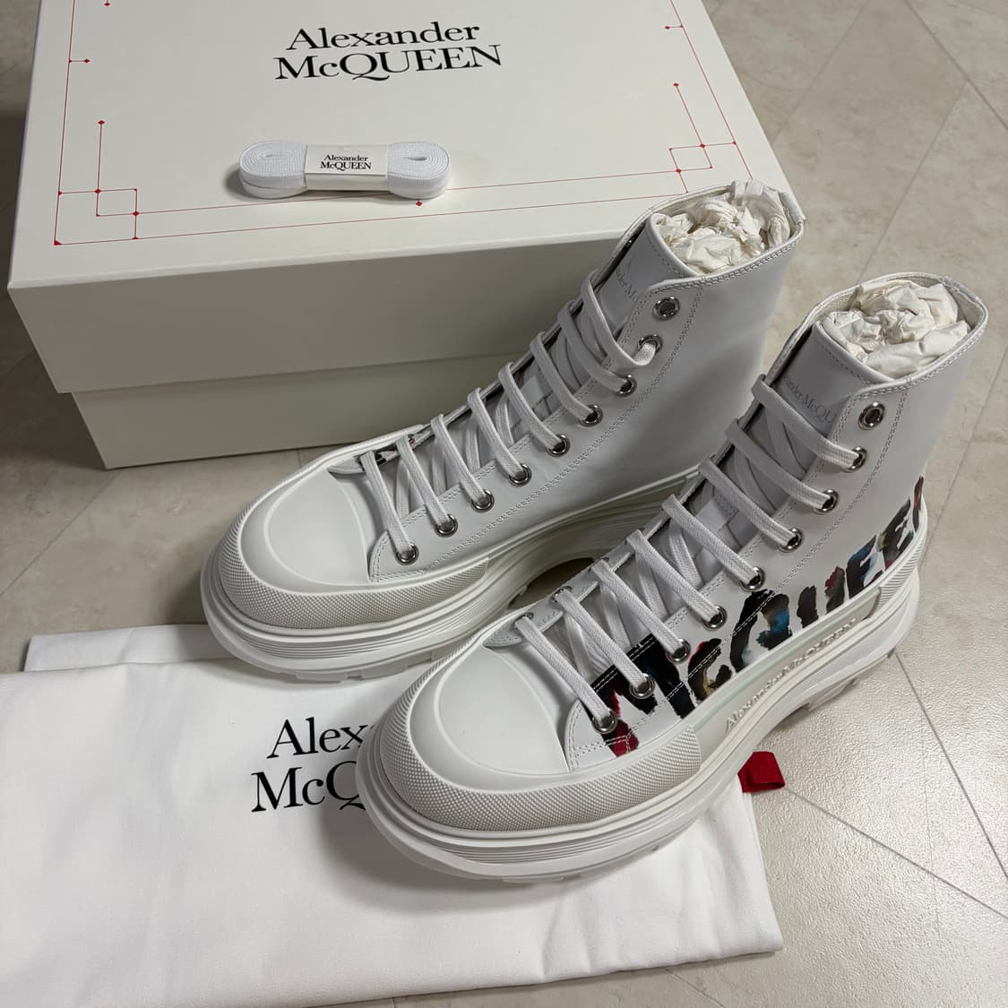 [새상품]알렉산더맥퀸 그래피티 트레드 슬릭 부츠 화이트 상품이미지3