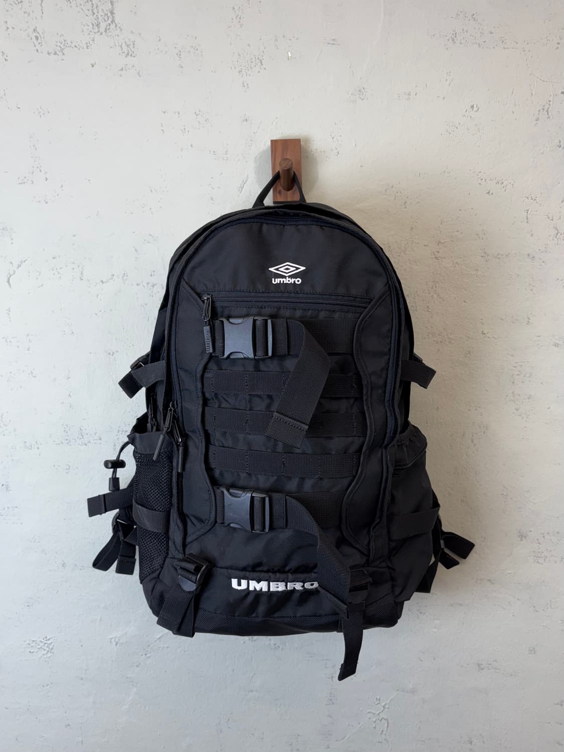 엄브로 댄커 백팩 블랙 상품이미지1