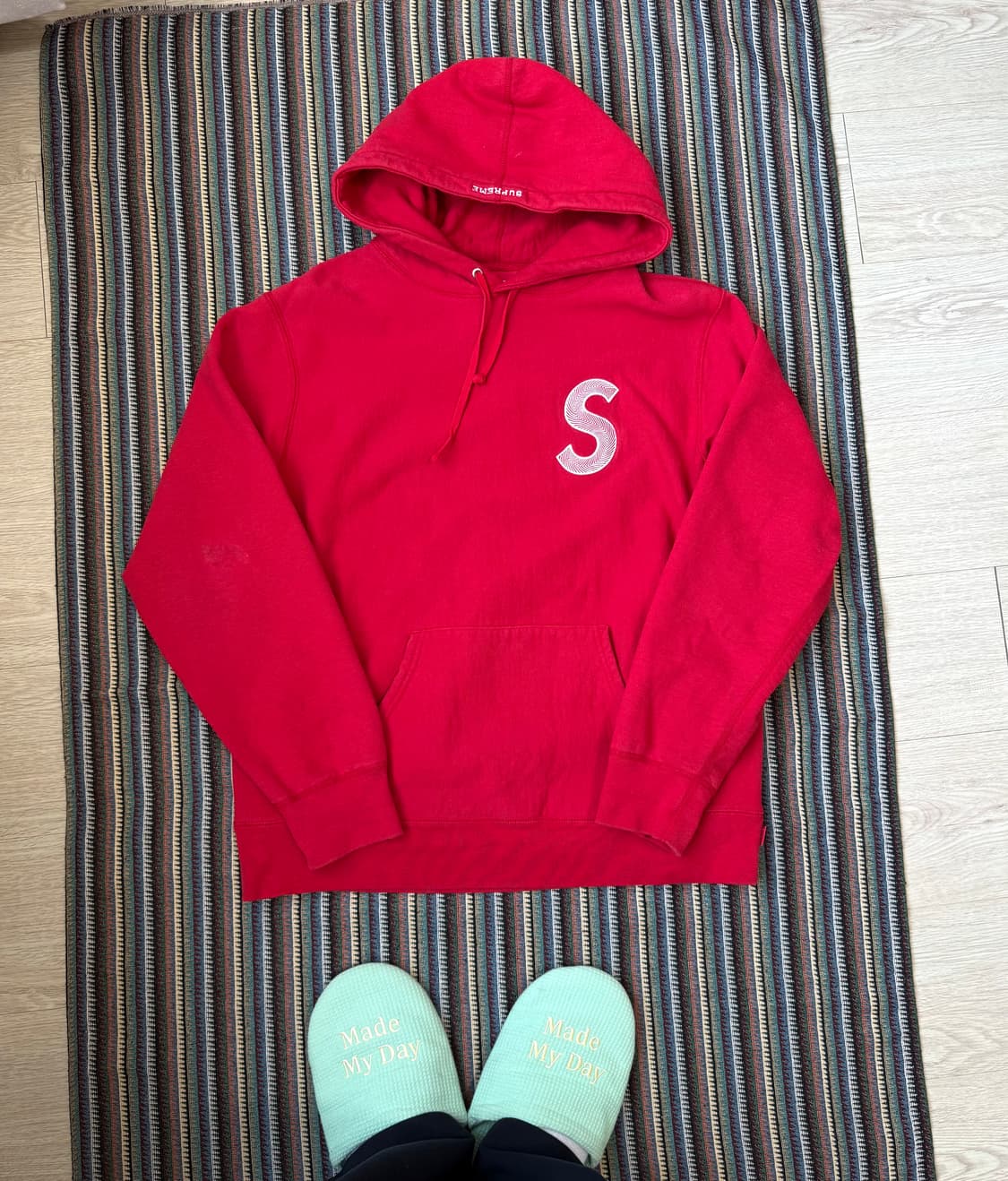 슈프림 s로고 레드 후드티 상품이미지2