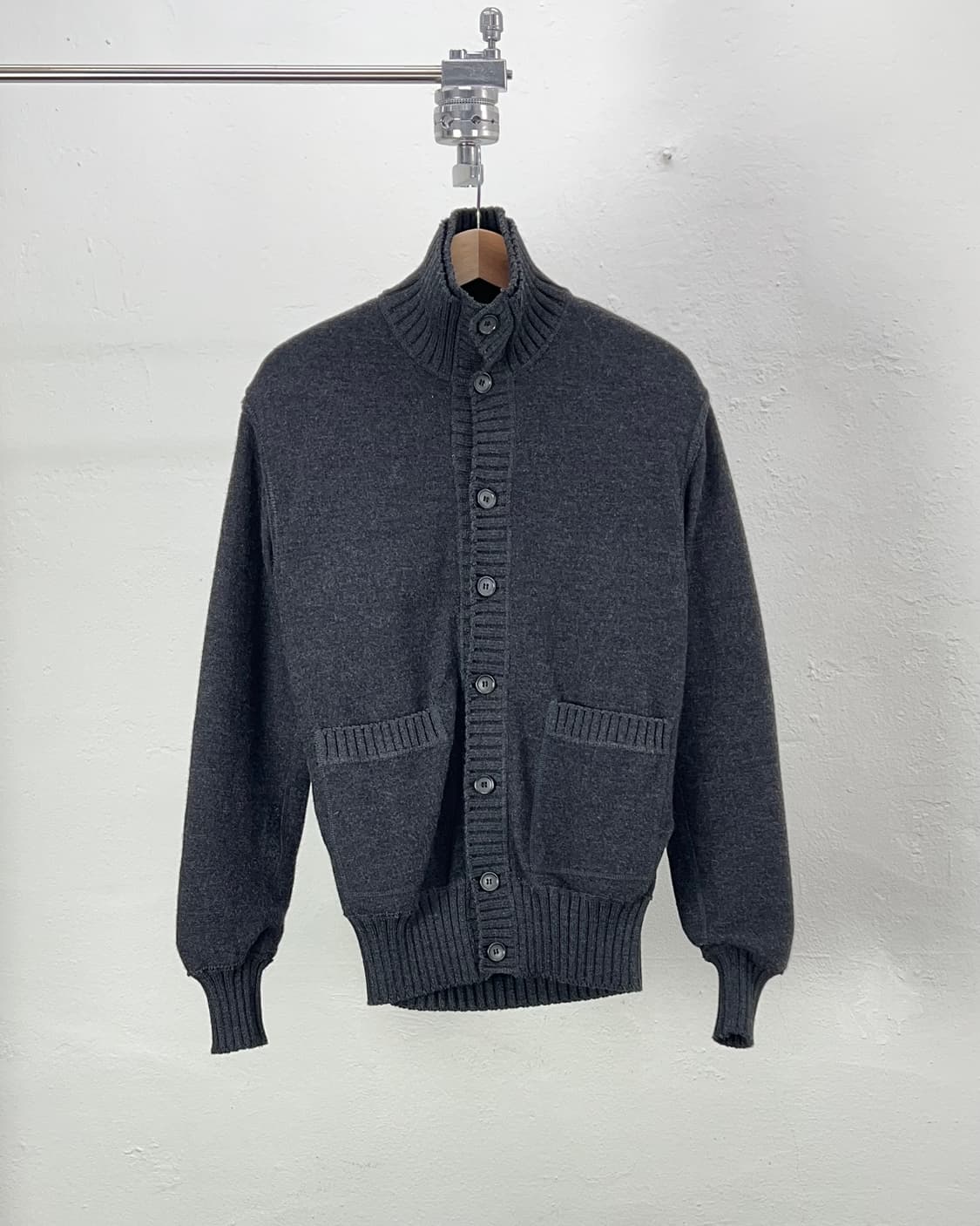 돌체앤가바나 차콜 모티브 레이어 하프 버튼 퀼팅 니트 자켓 상품이미지2