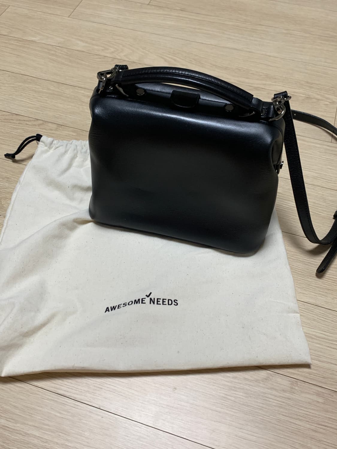 어썸니즈 마롱백 블랙 상품이미지1