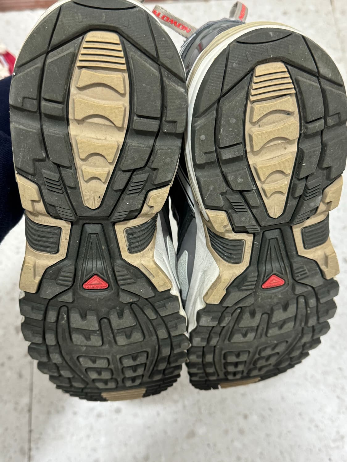 살로몬 ACS 프로 벨루가 빈티지 카키 280 사이즈 판매합니다 상품이미지2