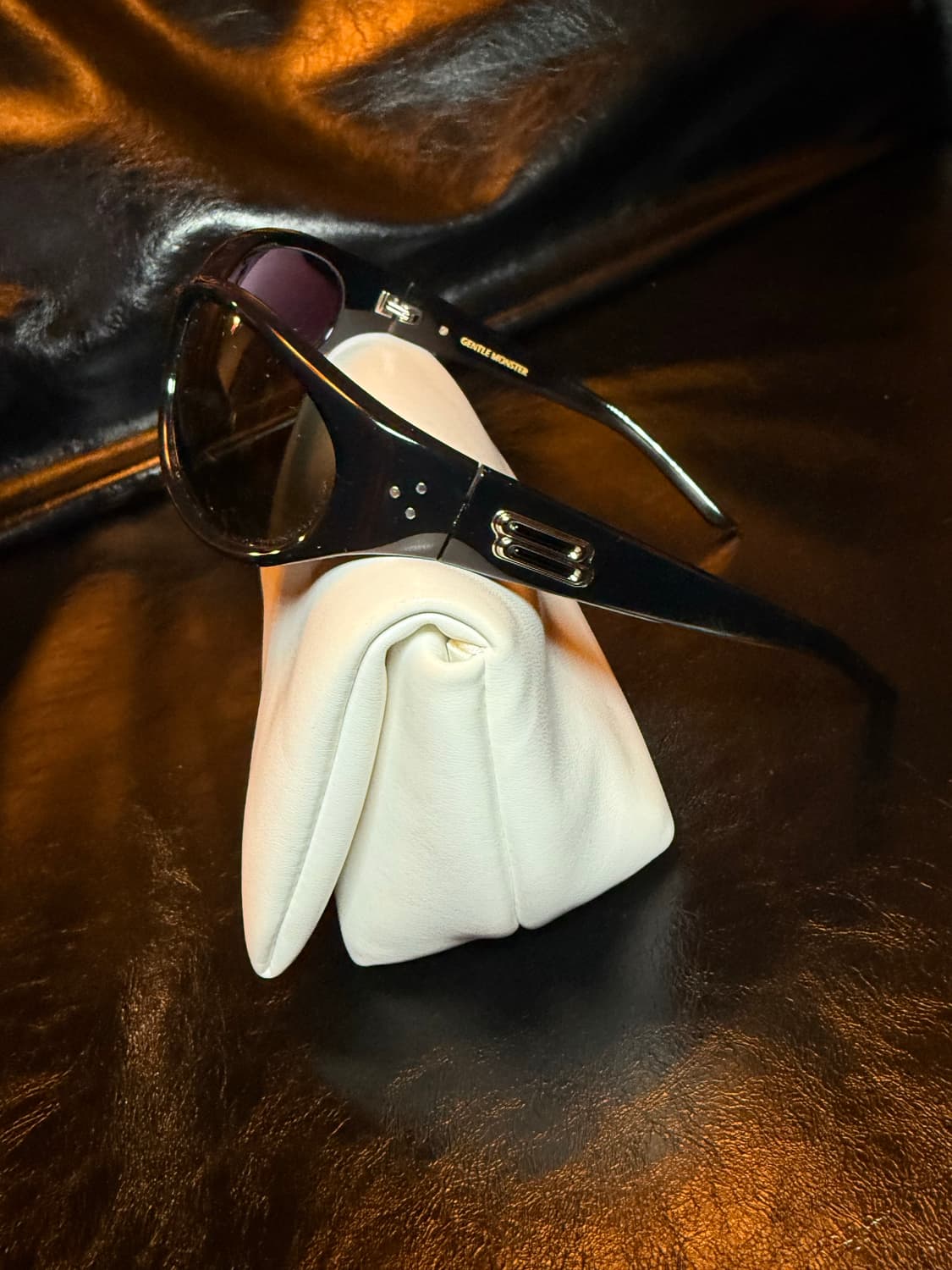 젠틀몬스터 영 01 블랙 상품이미지4