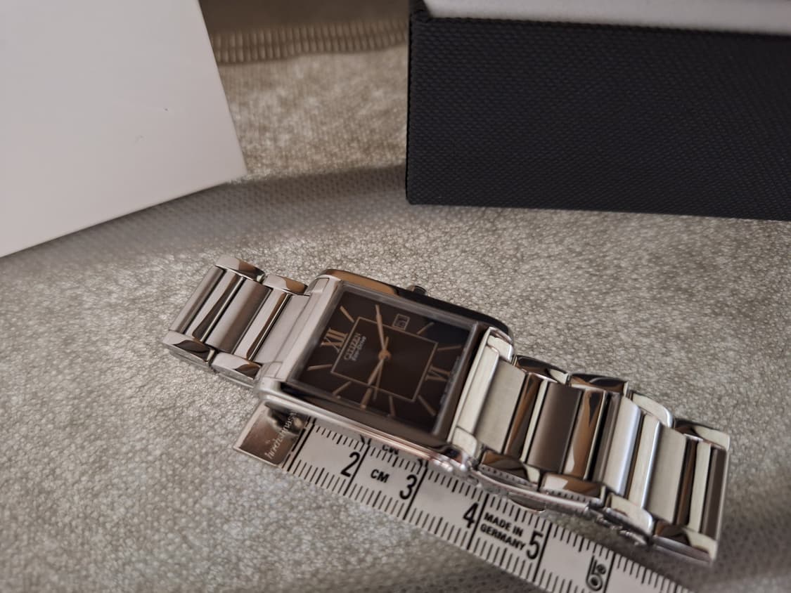 시티즌 탱크 에코드라이브 모델 판매합니다 상품이미지8