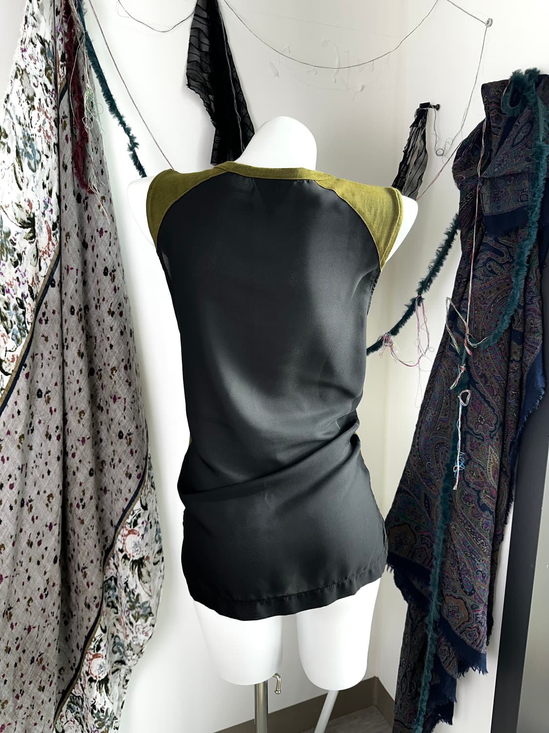 Y2k 카키 스터드 프린팅 슬리브리스 상품이미지2