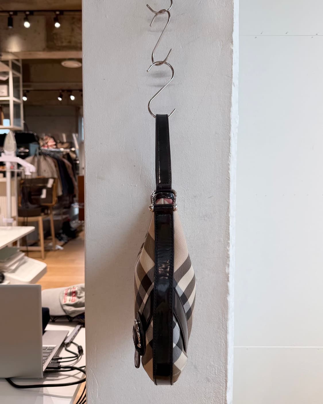 버버리 브라운 노바체크 숄더백  상품이미지5