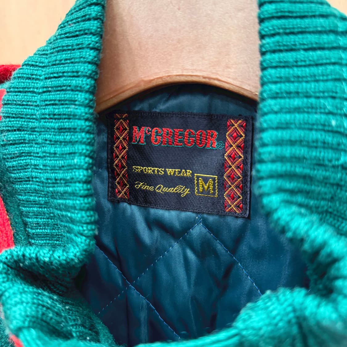 맥그리거 집업 자켓 레드 배색 파이핑 라인 로고 패치 디테일 그린 상품이미지7