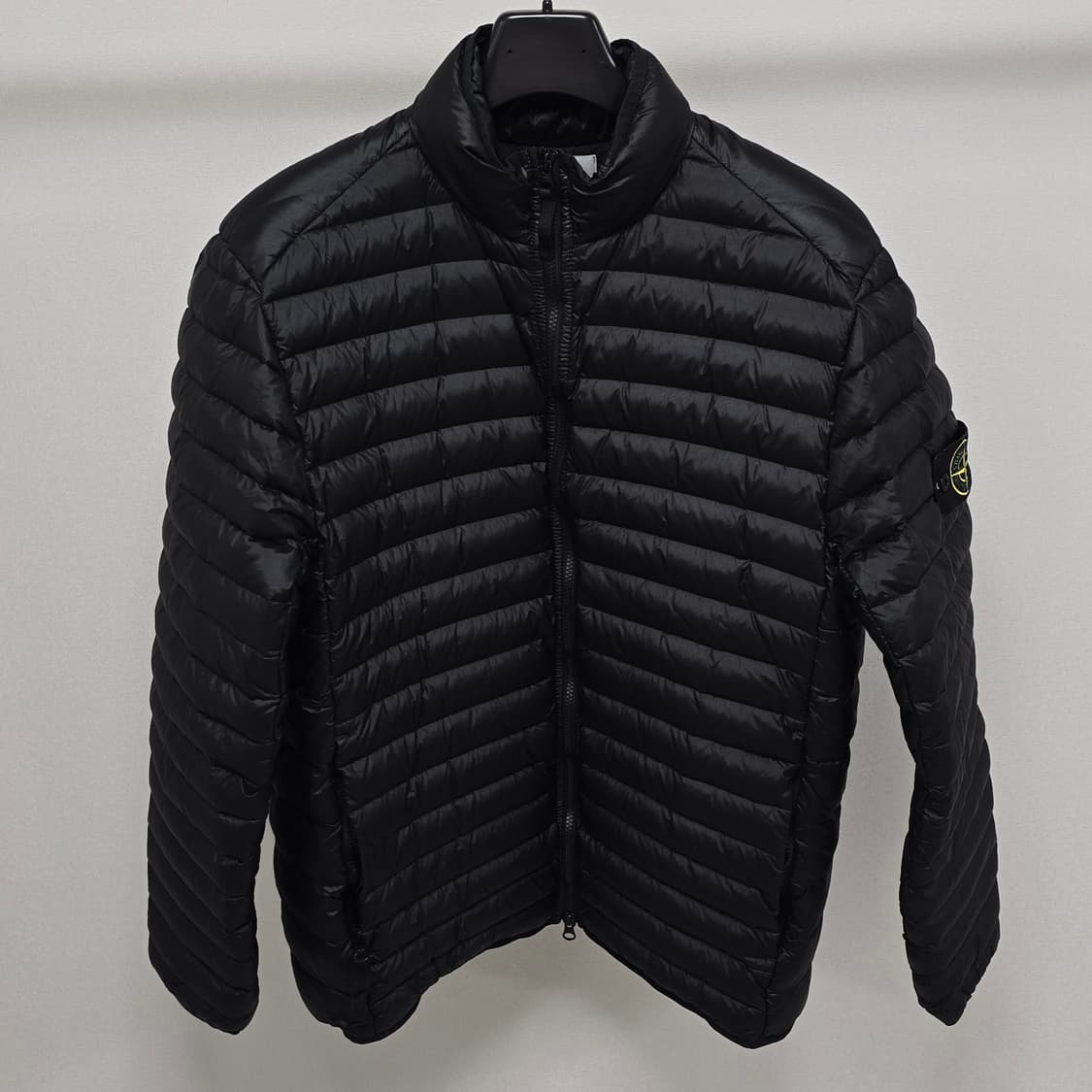 23ss 스톤아일랜드 경량 패딩 L사이즈 100 판매 상품이미지1