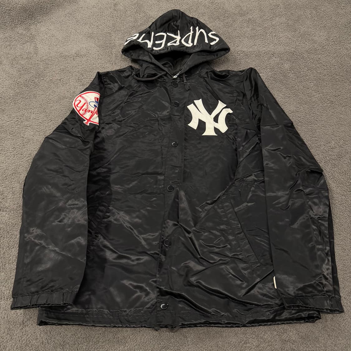 [정품/M] 15ss 슈프림 마제스틱 양키스 새틴 블랙 후드 자켓 상품이미지2