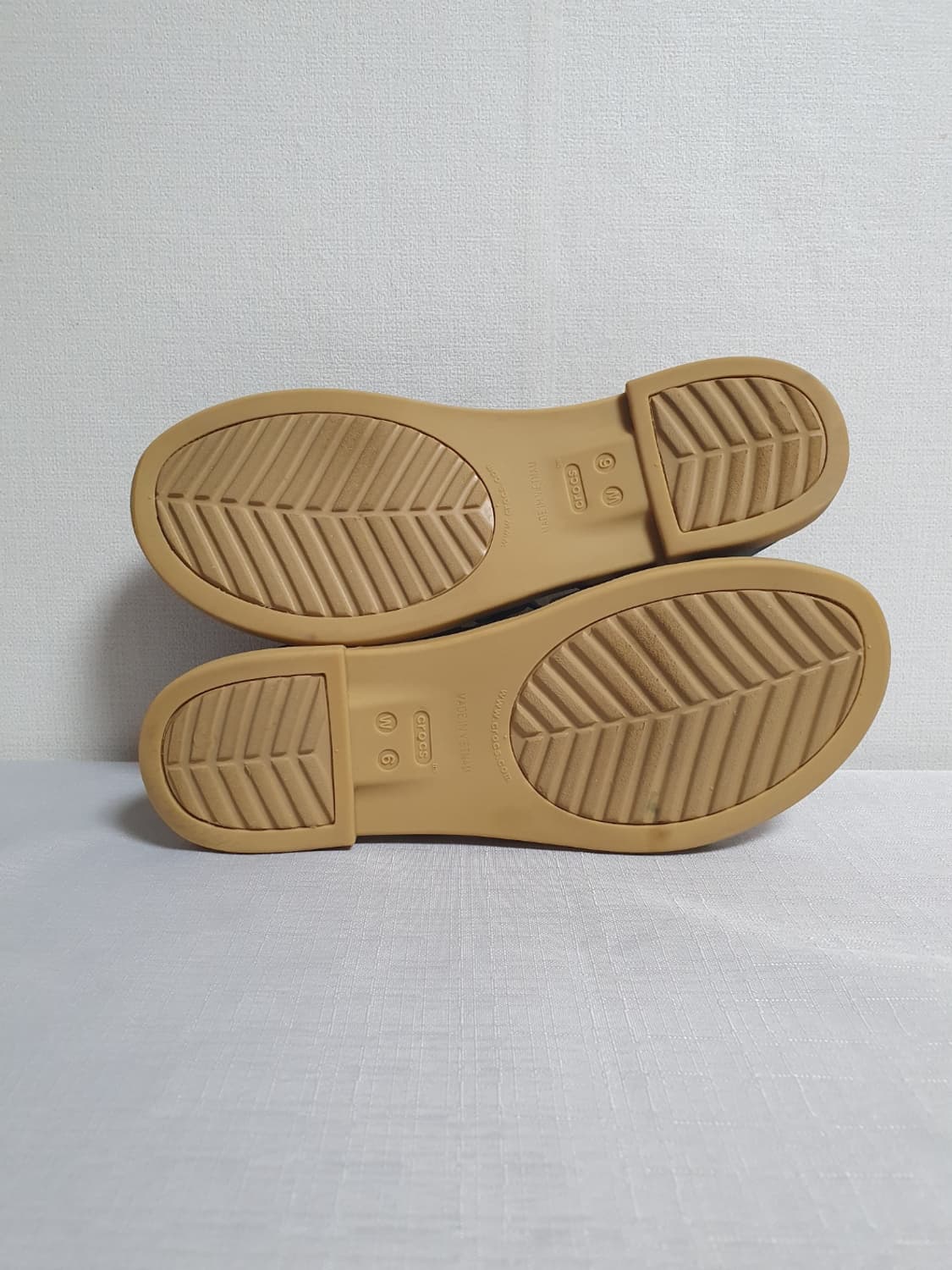 무료배송 230mm 크록스 샌들 툴룸 블랙 베이지 스트랩샌들 상품이미지10