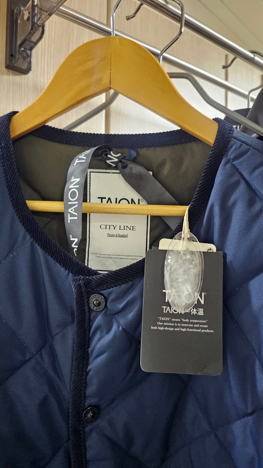 타이온 파이핑 크루넥 경량 패딩 자켓 네이비 L100 상품이미지2