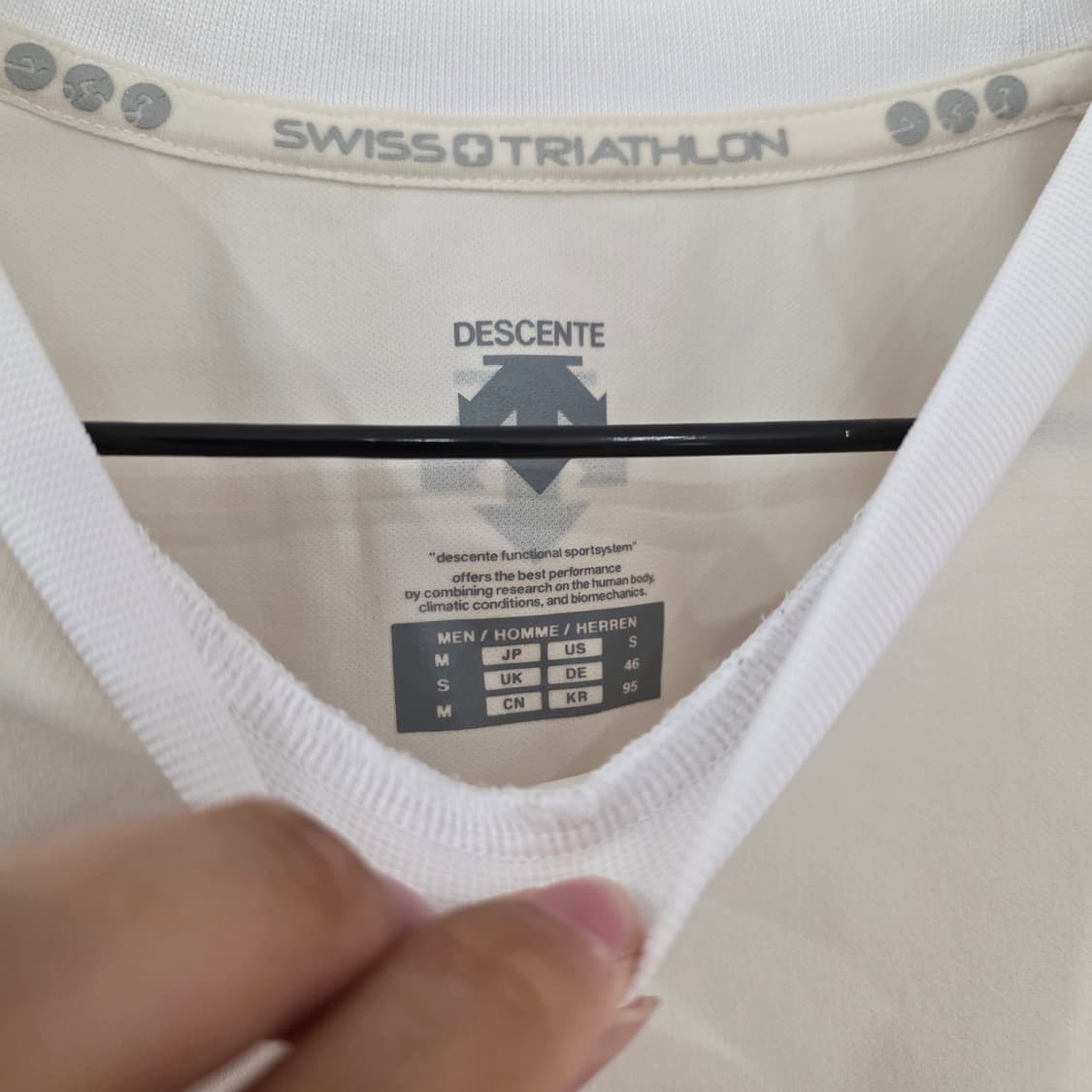 데상트 스위스 트라이애슬론 기능성 반팔티 S 상품이미지8