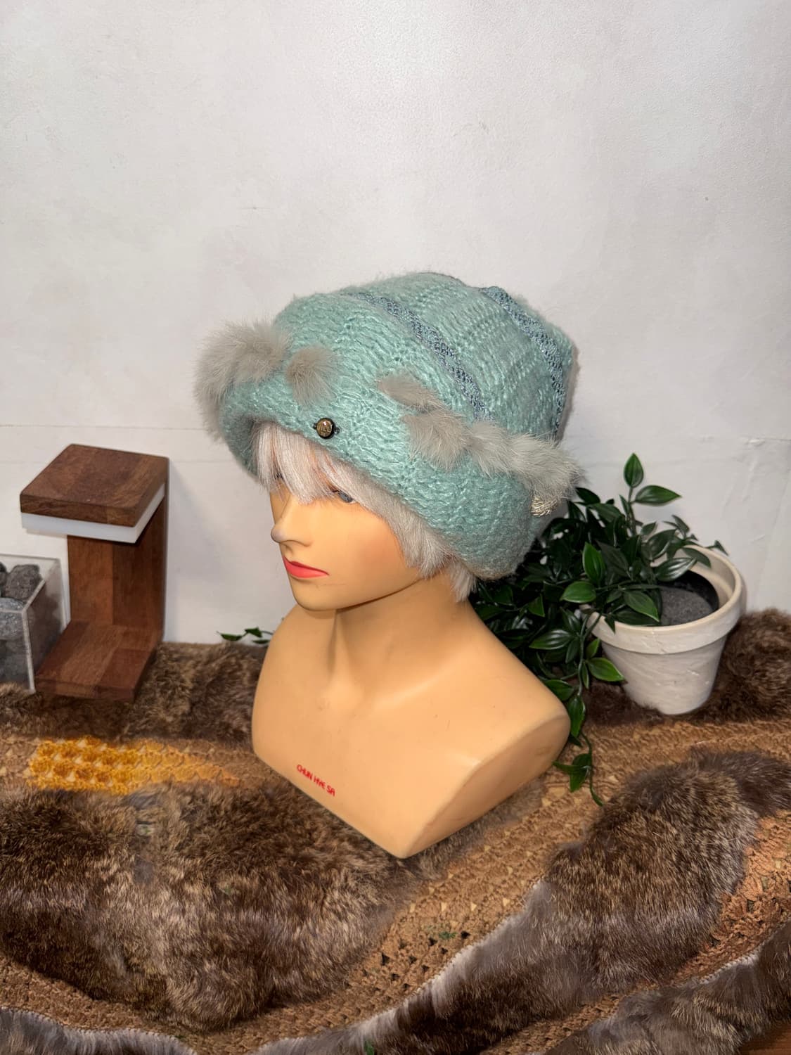 Jill Stuart mute sky blue fur trimmed 비니 상품이미지1