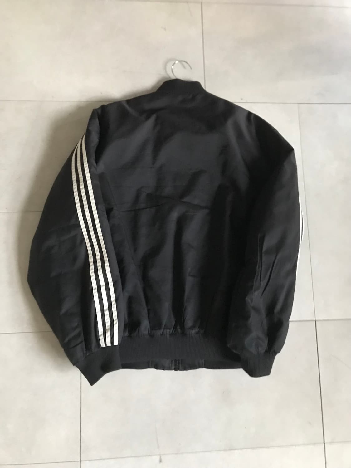 아디다스 90s 흰검 누빔패딩 상품이미지10