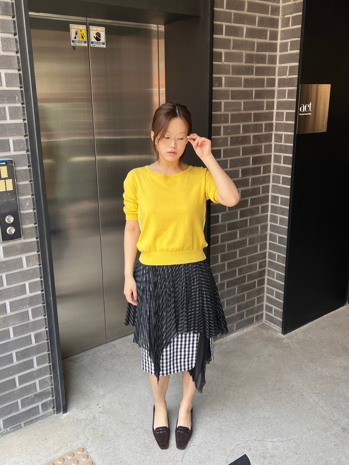 Burberry 버버리 로고 탑 옐로우 상품이미지6