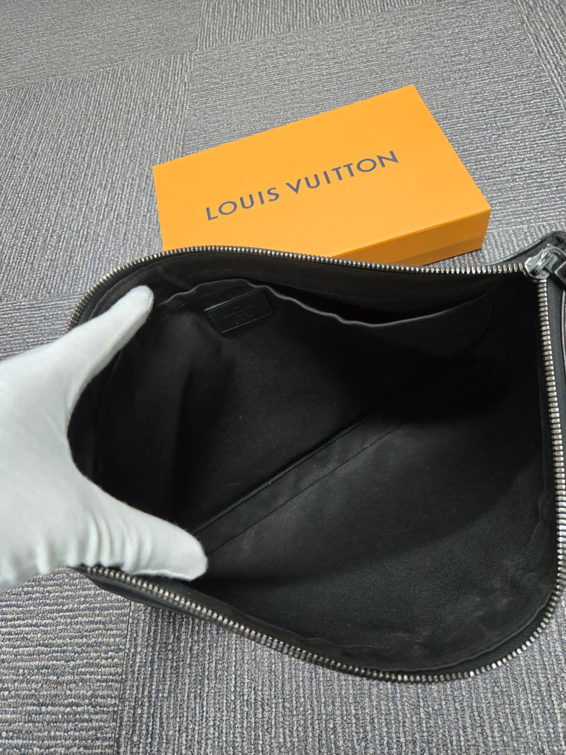 [특가][정품]루이비통 쉐도우 클러치백 상품이미지6