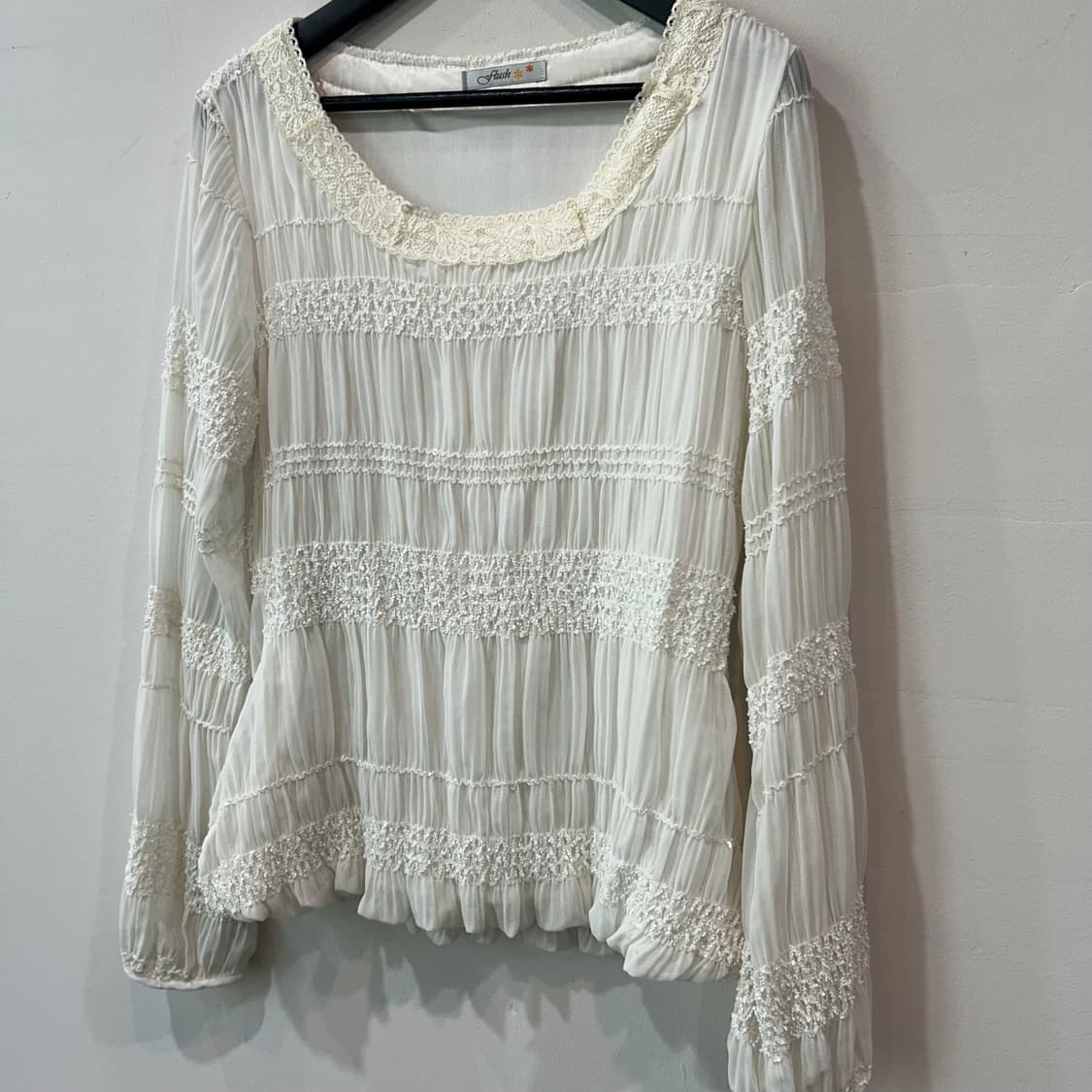 화이트 스팽글 셔링 블라우스 상품이미지4