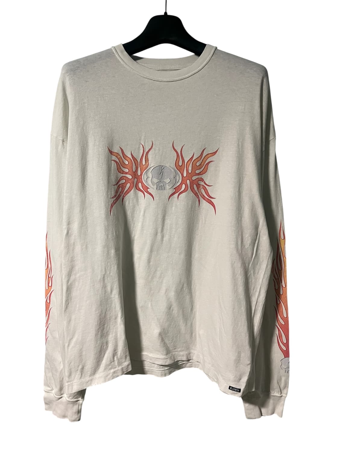 [L] 카미야 스컬 플레임 롱슬리브 오프화이트 상품이미지1