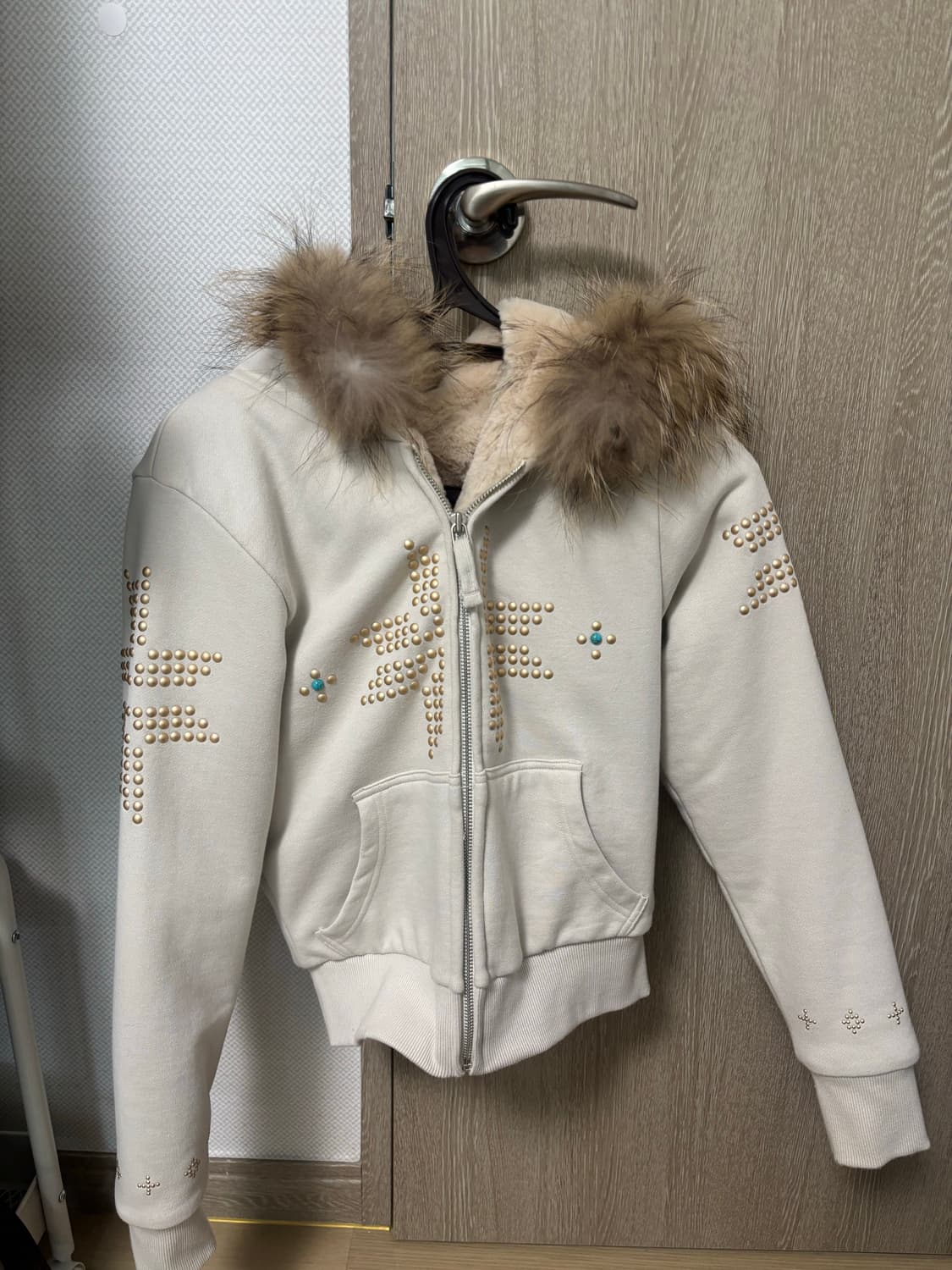 스컬프터 퍼 후드집업 상품이미지1