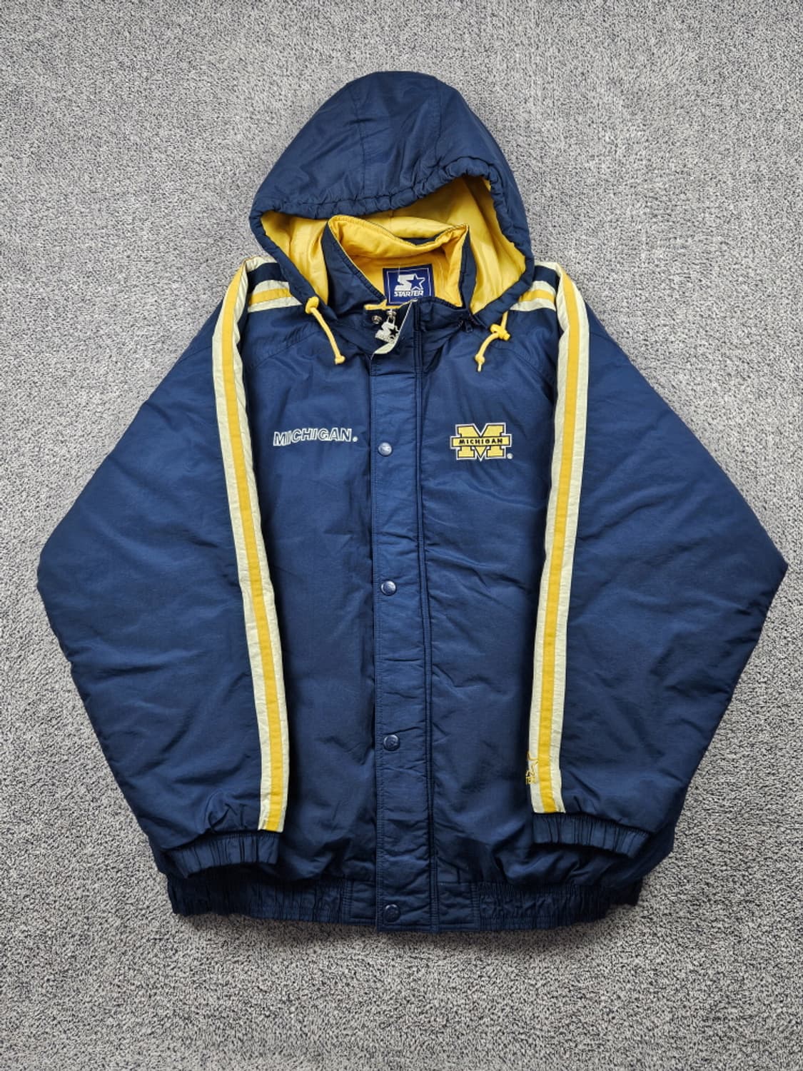 스타터 미시건 울버린즈 팀로고 라인 푸퍼 자켓 ( XL ) / 10179 상품이미지3