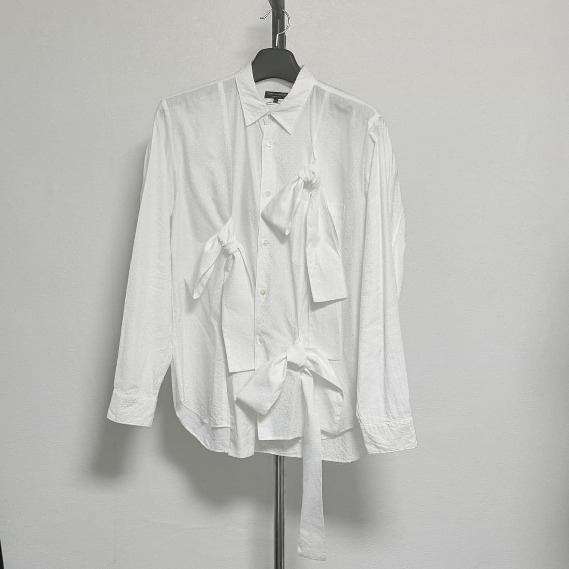25ss 꼼데가르송 옴므플러스 리본 셔츠 m 상품이미지5
