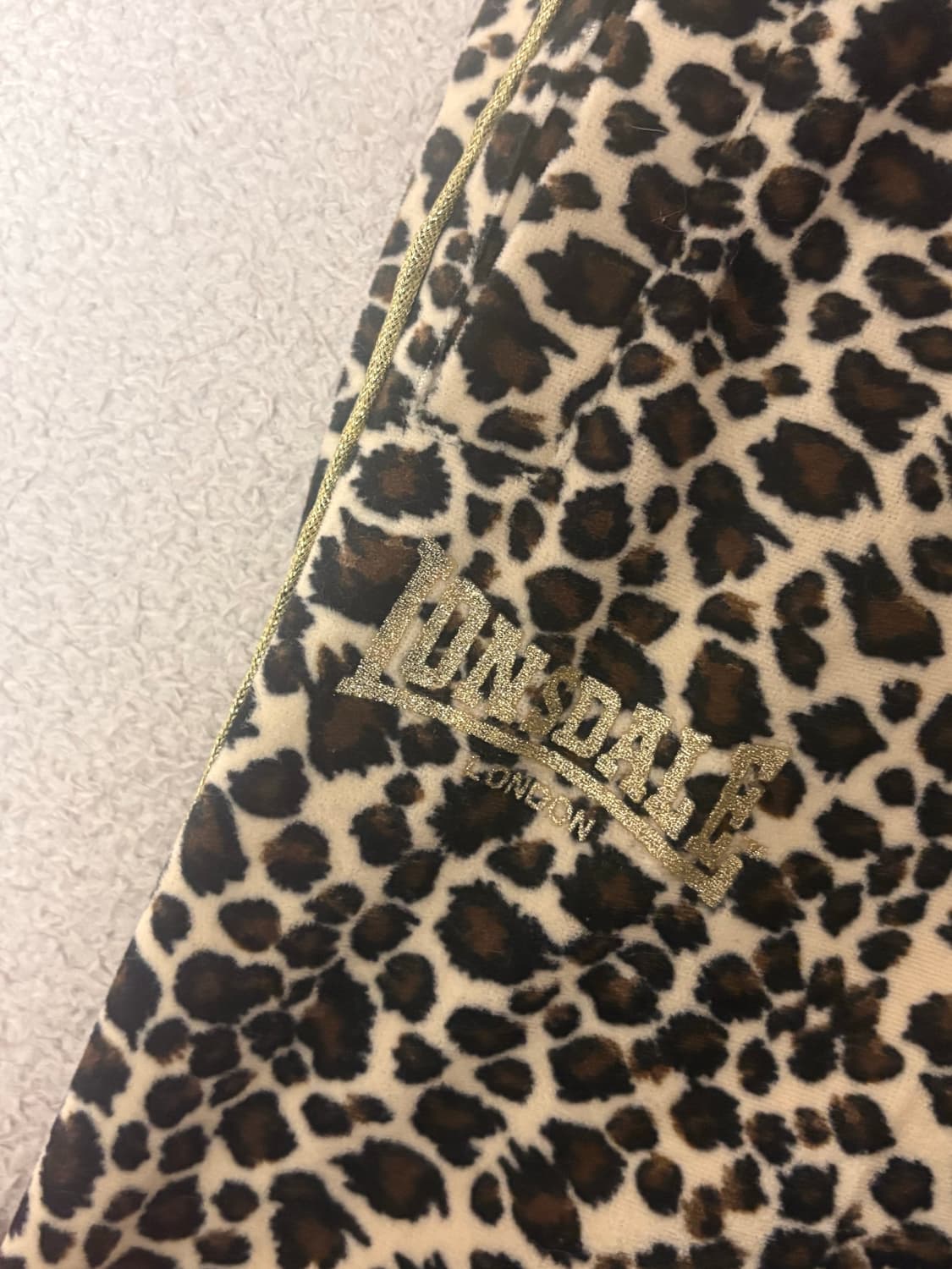 벨벳 레오파드 호피 론즈데일 대장급 사자로고 골드자수 포인트 y2k팬츠 상품이미지4