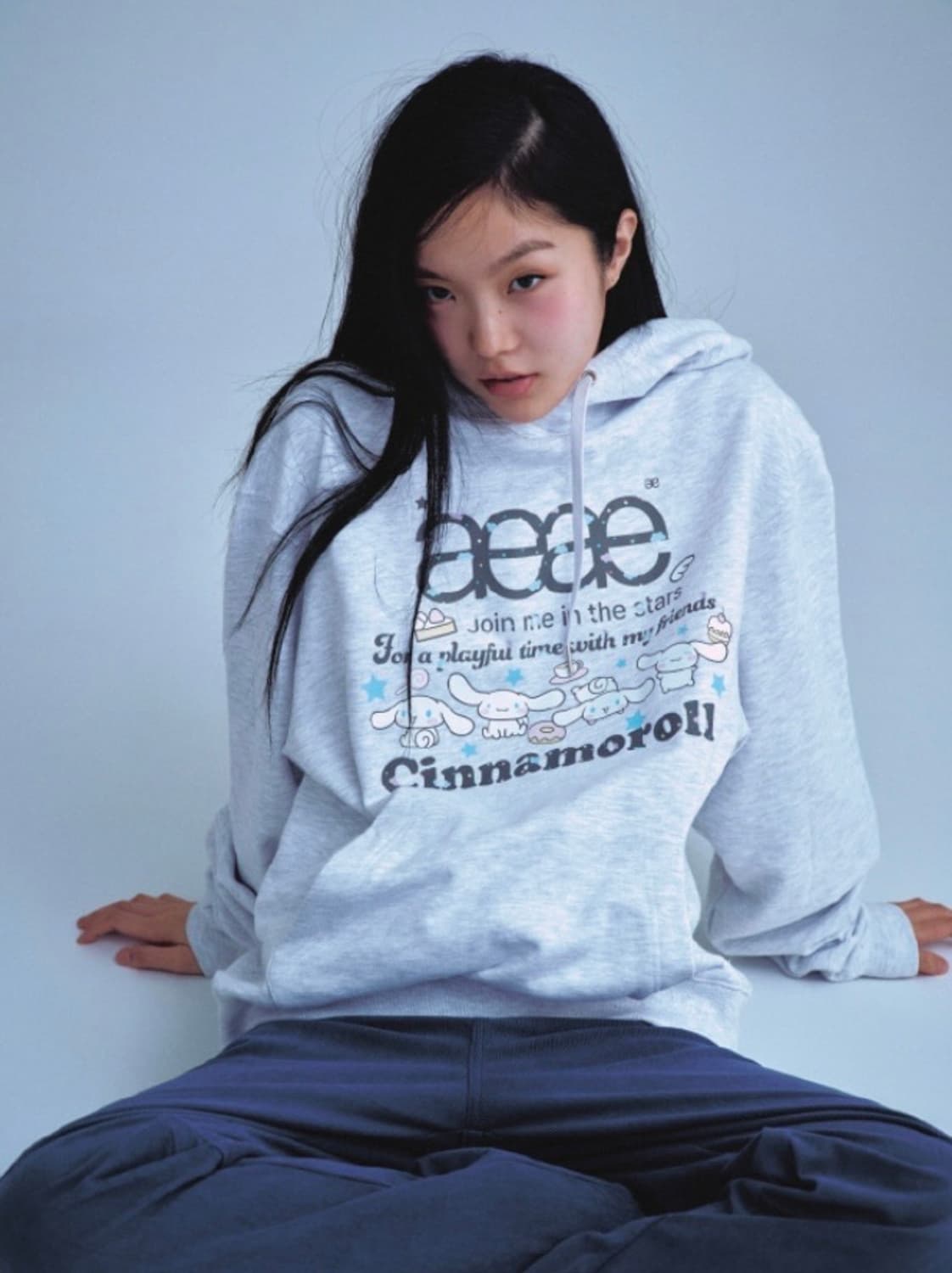 aeae x 시나모롤 웹로고 루즈 후드 라이트그레이 색상 팝니다 사이즈0 상품이미지2