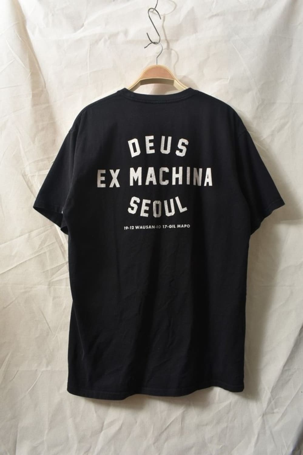 데우스 엑스 마키나 서울 반팔 티 XL M0285 상품이미지3