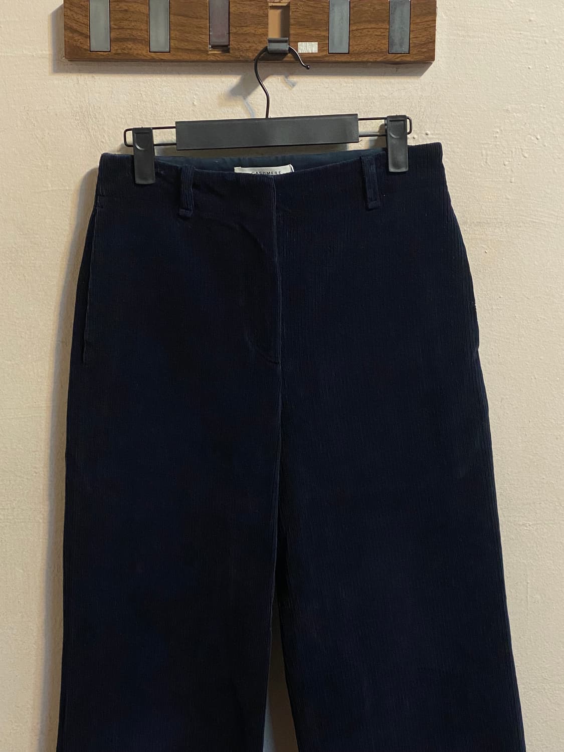 더 캐시미어 스트레이트 코듀로이 팬츠 상품이미지2