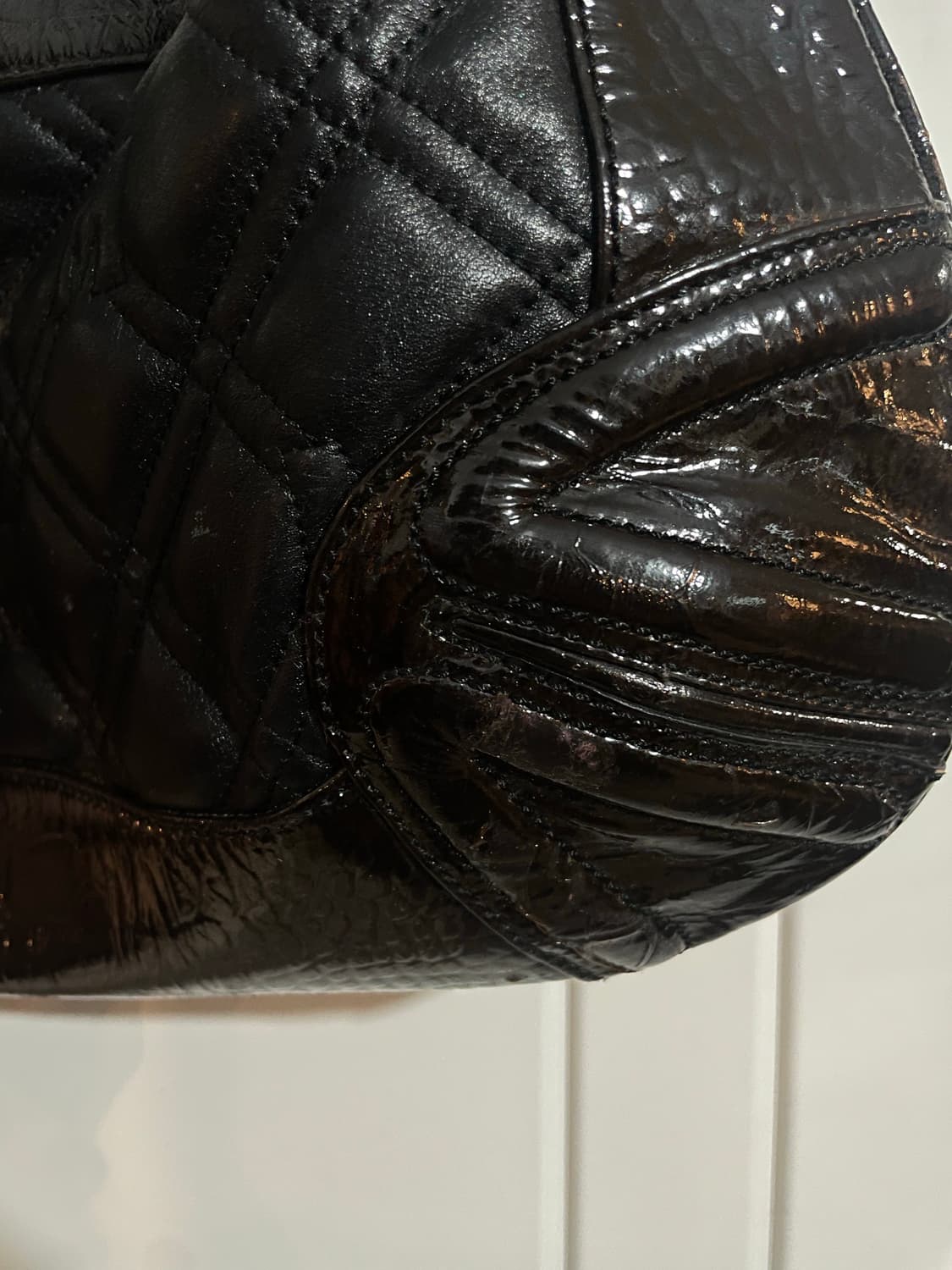 에나멜 레더 백 상품이미지7