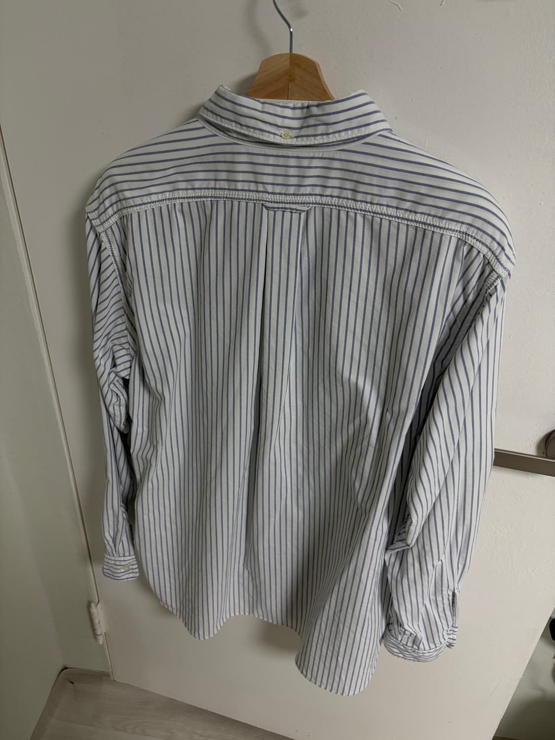 나나미카 버튼다운 스트라이프 윈드셔츠 화이트 상품이미지2