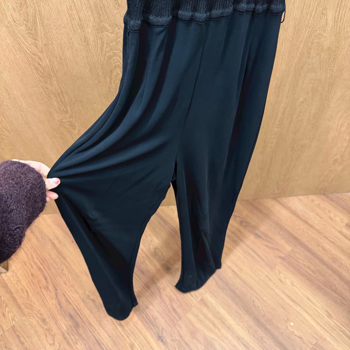 막스마라 점프슈트 반팔 백 클로징 시스루 하이웨스트 실크 디테일 블랙 상품이미지6