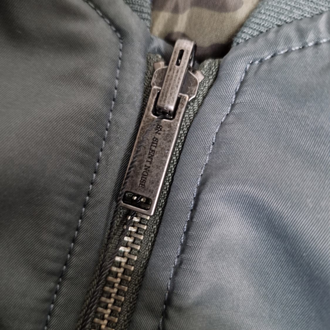 [M] 새상품 GU × 언더커버 콜라보 MA-1 항공 점퍼 리버시블 패딩 상품이미지5