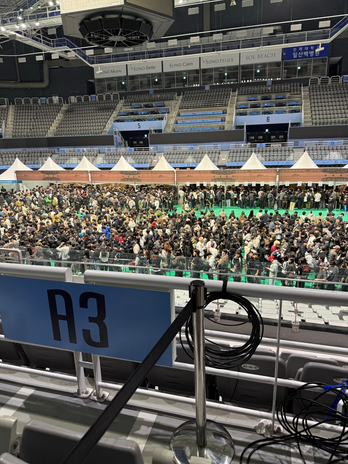 트레비스 스캇 2025 내한 머천다이즈 후드 상품이미지2