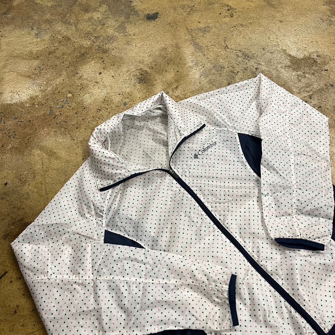 컬럼비아 화이트 블랙 핑크 도트 바람막이  상품이미지1