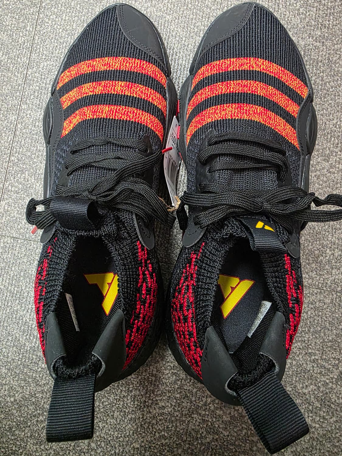 [새제품] 아디다스 트레이 영2 (275) 상품이미지4