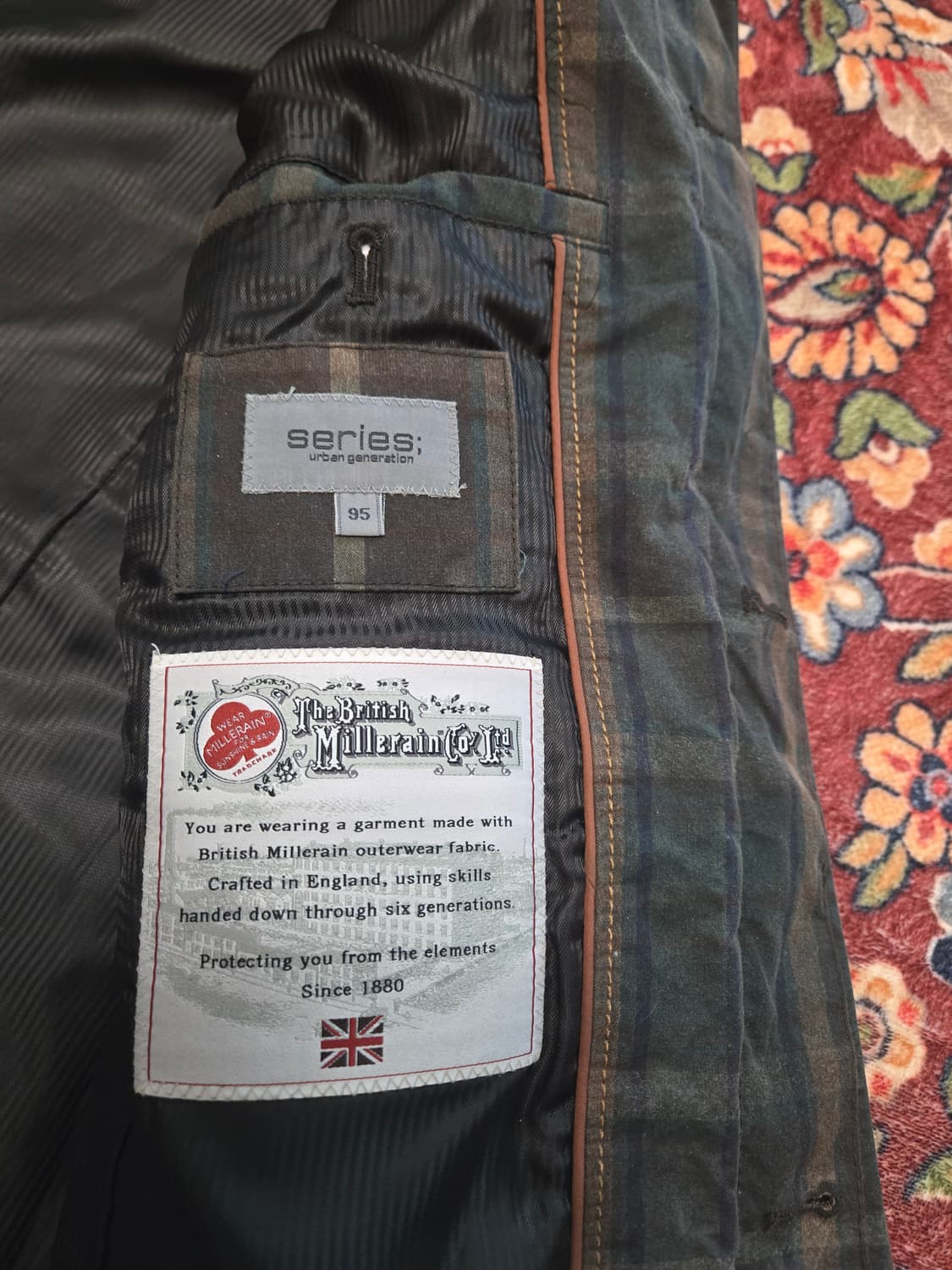 시리즈 Series 클래식 왁스 자켓 (95)

 상품이미지7