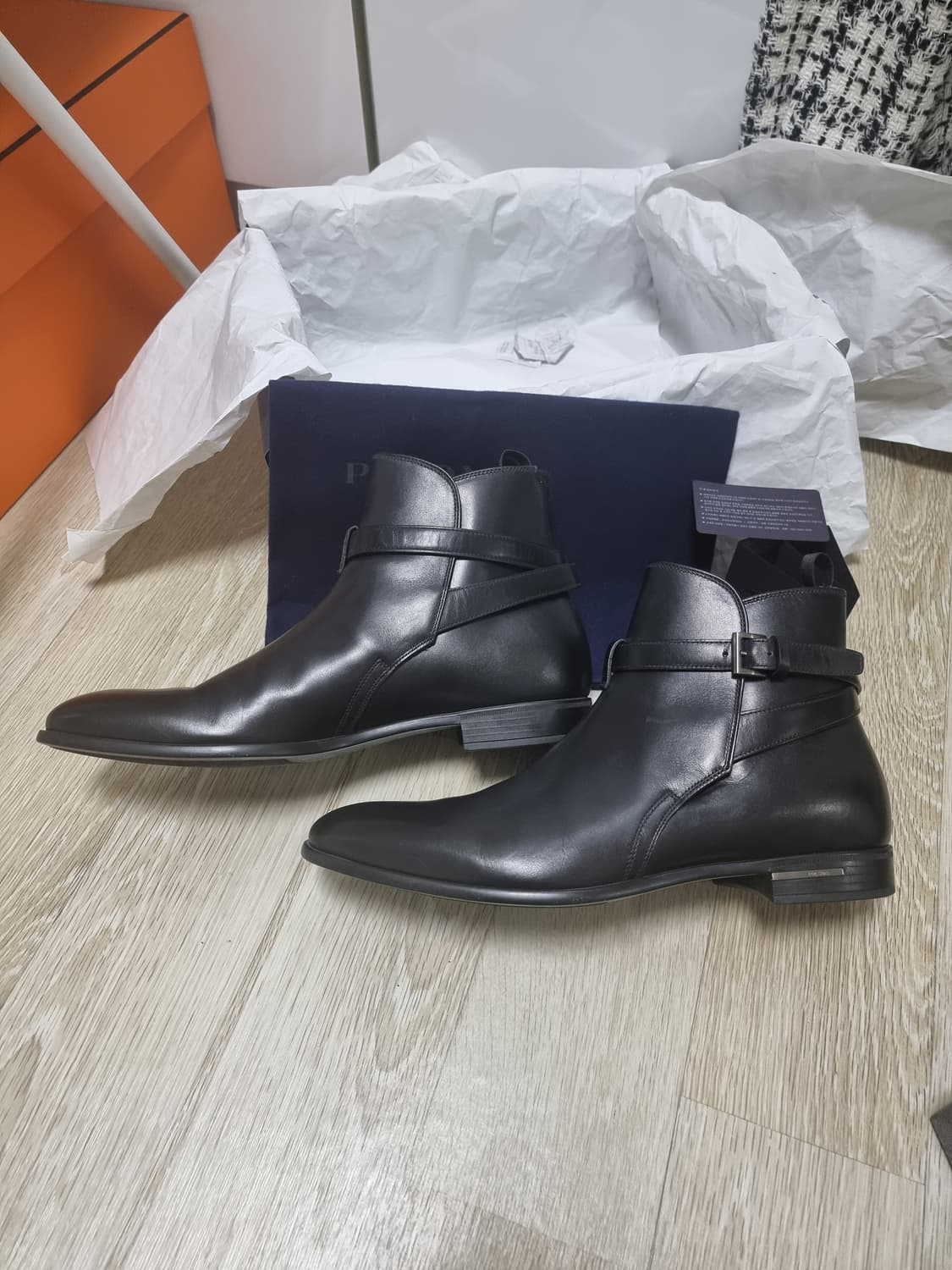 프라다 앵글 첼시 조드퍼 부츠 블랙 상품이미지10