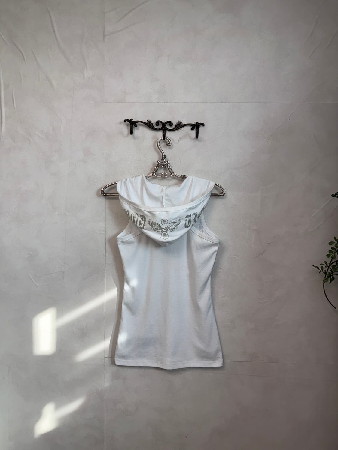 White y2k lettering graphic hood 슬리브리스 상품이미지5