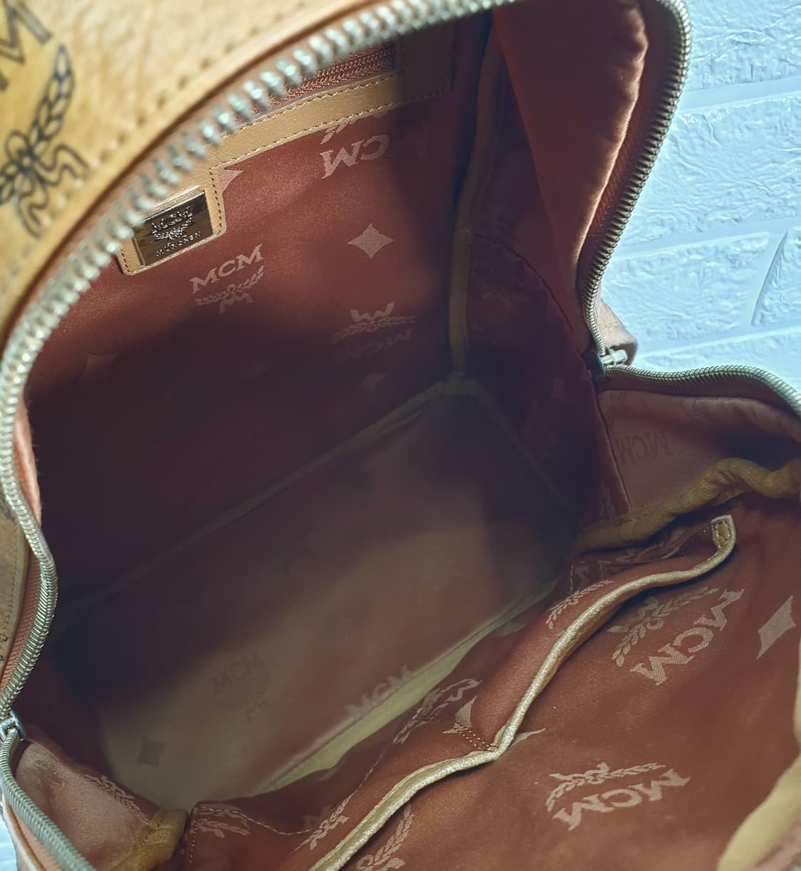 MCM 스타크 스터드 비세토스 백팩 스몰ㄴ 상품이미지8