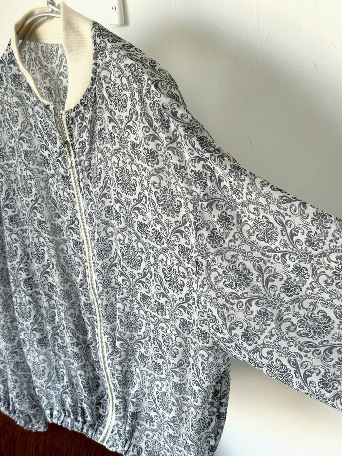 Sheer fabric loose zip blouson 상품이미지5