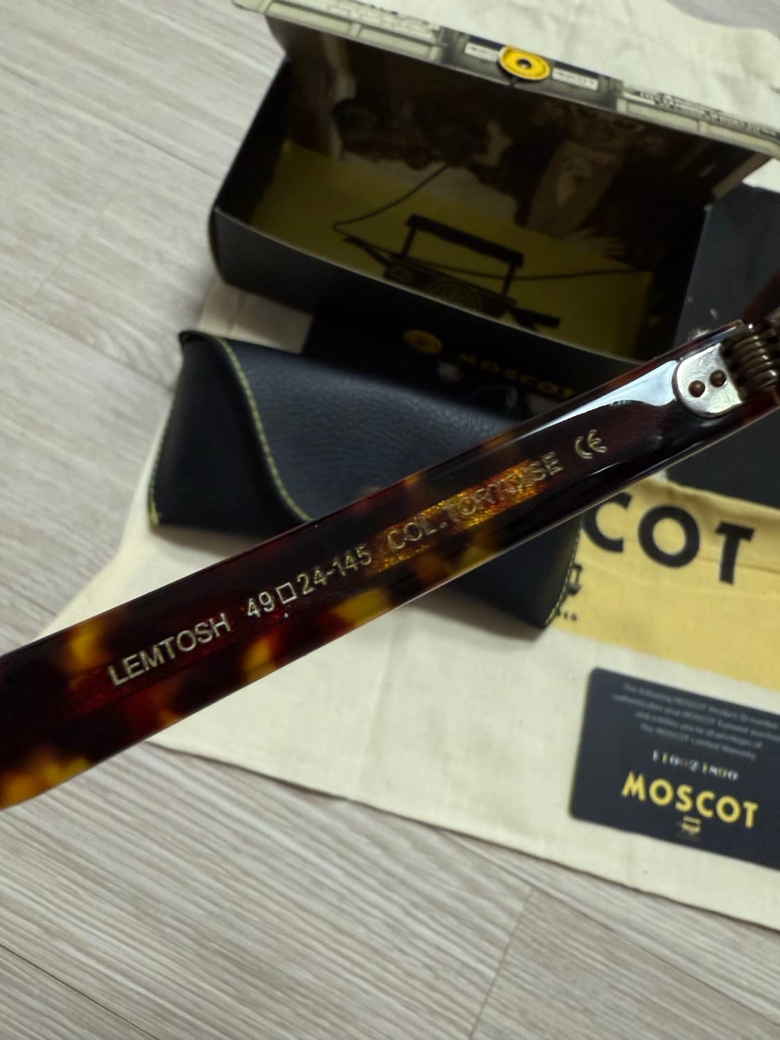 모스콧 렘토쉬 톨토이즈 49사이즈 판매 상품이미지2