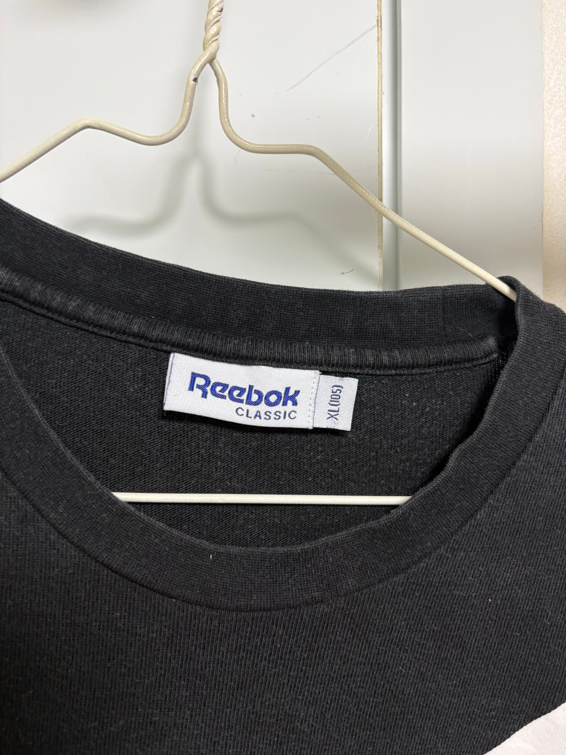 리복x디스이즈네버댓 맨투맨 상품이미지2