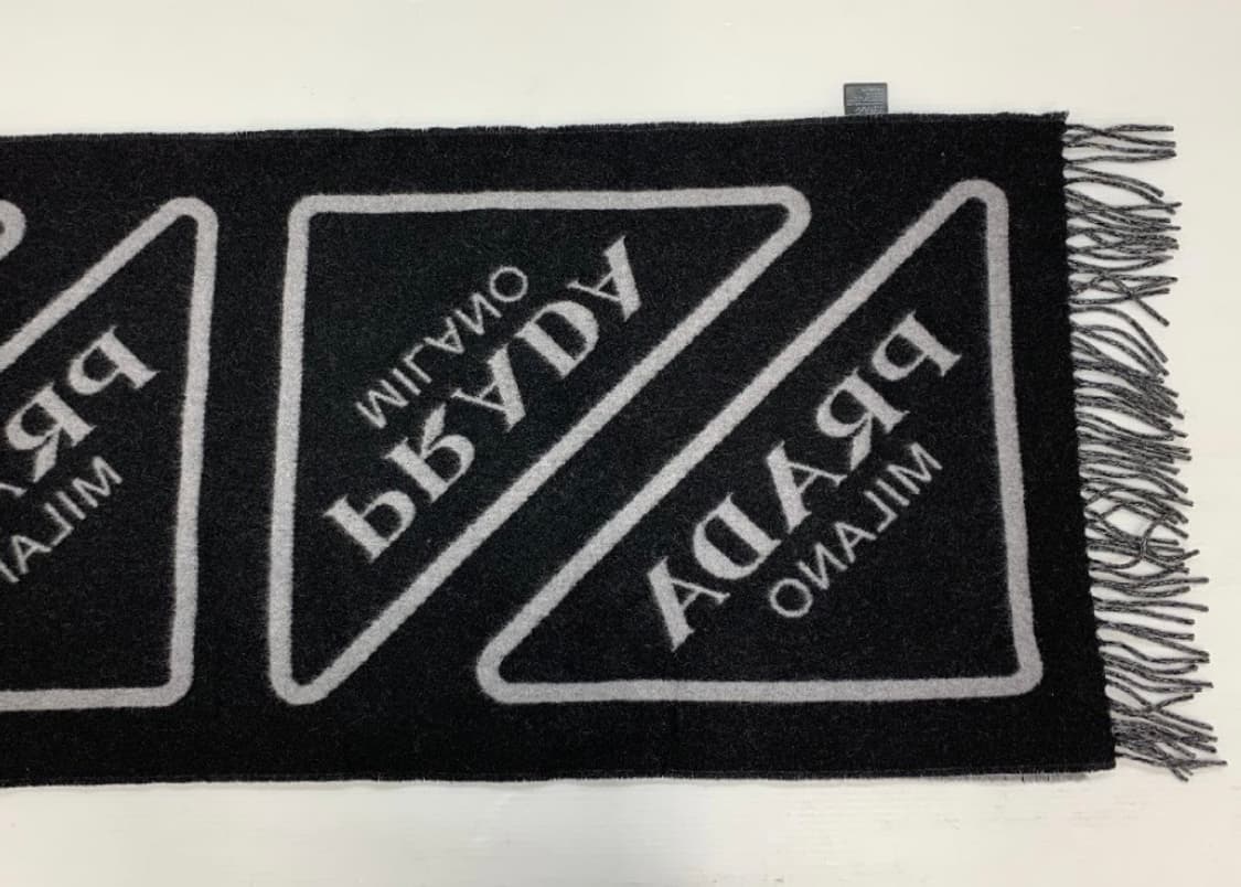 프라다 삼각로고 패턴 캐시미어 머플러 상품이미지4