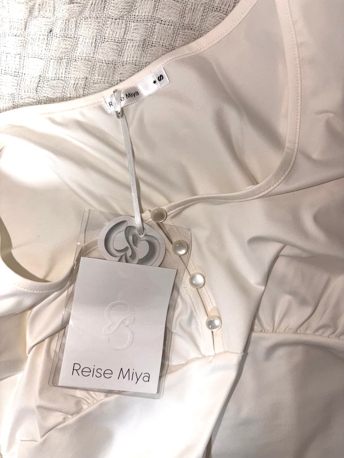 레이즈미야 슬림탑 reisemiya ARIN SILKY BUTTON SL 상품이미지4