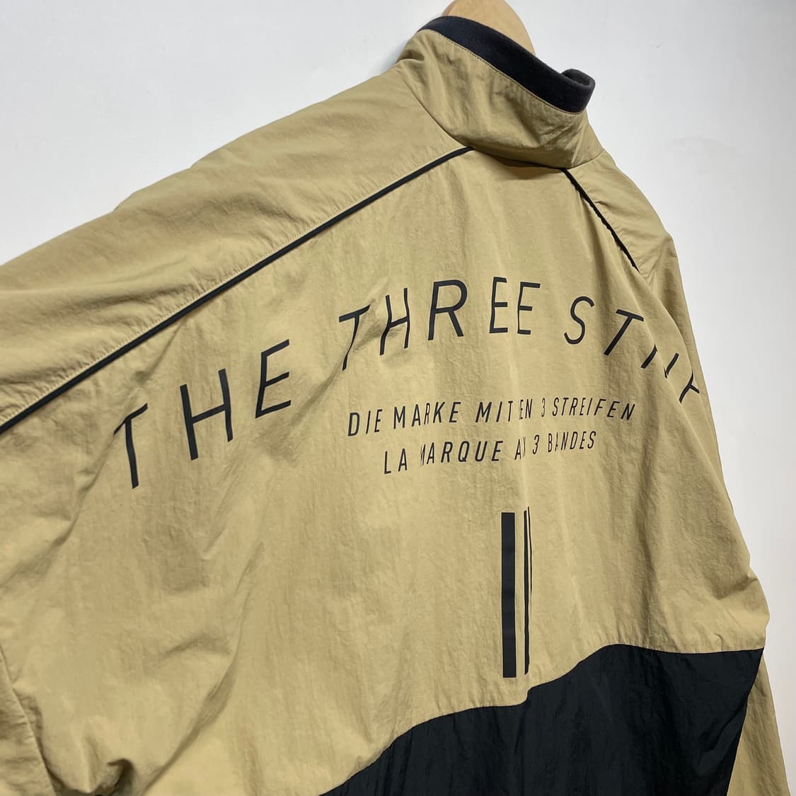 아디다스 우븐 바람막이 상품이미지3