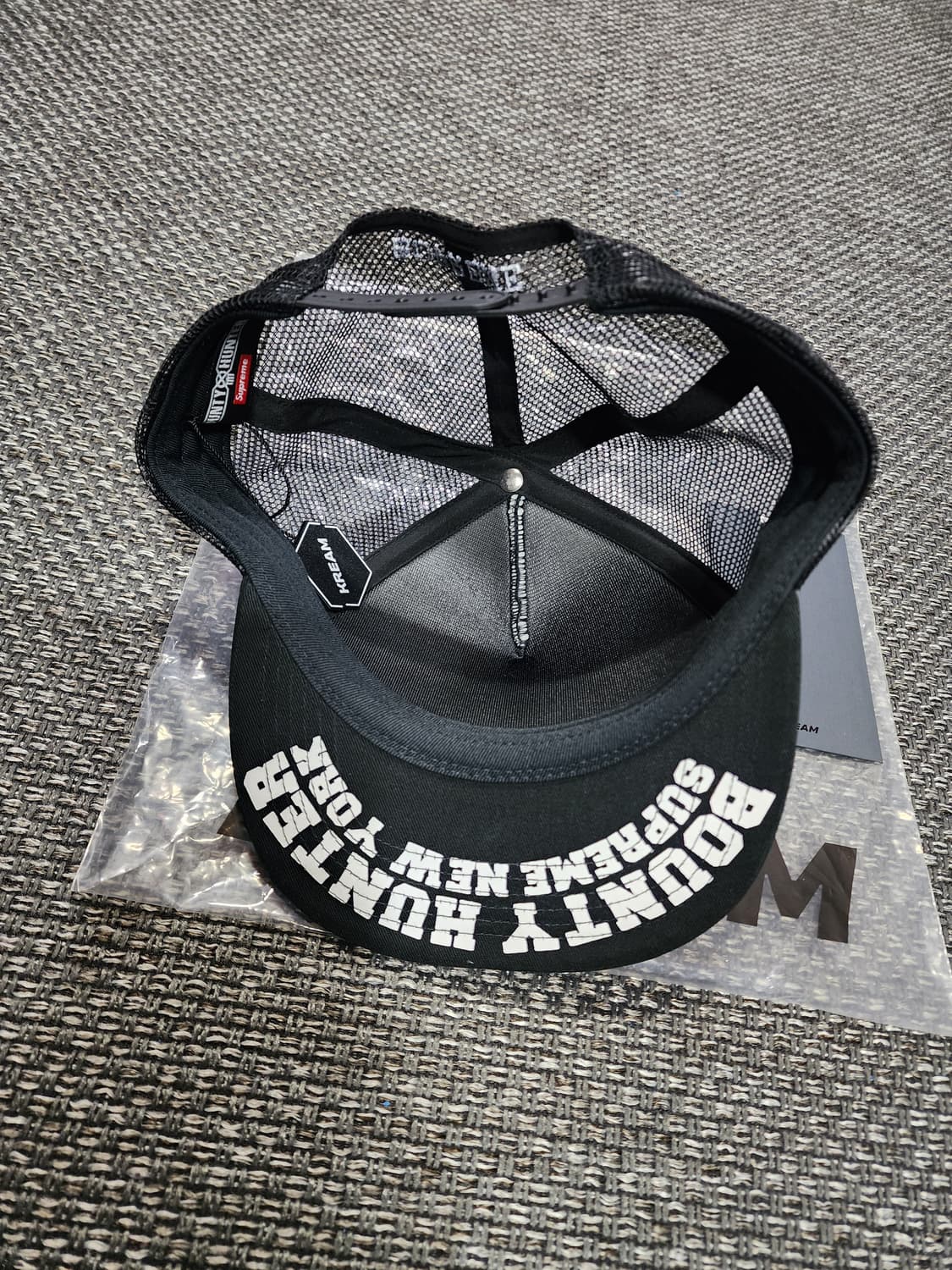 슈프림 X 바운티 헌터 콜라보 블랙 스냅백 모자 상품이미지5