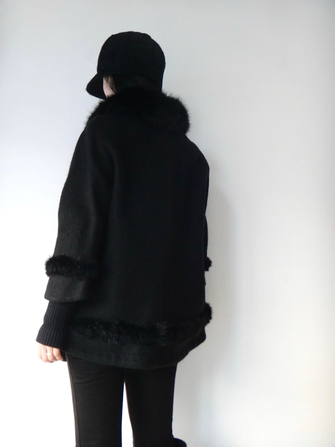 Cape fur detail rib coat / black 상품이미지8