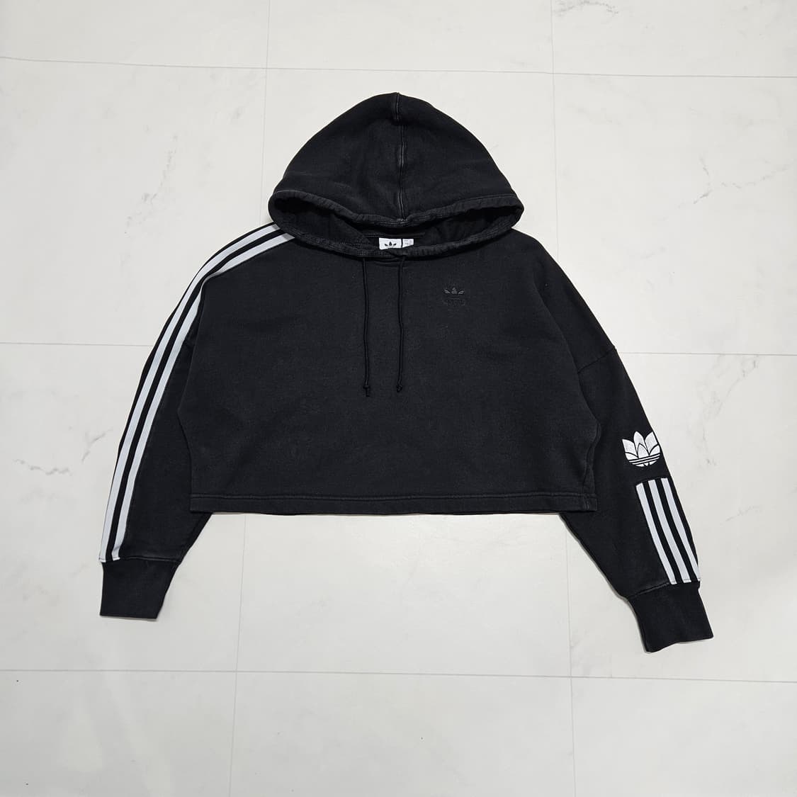 아디다스 삼선 크롭 후드티 상품이미지1